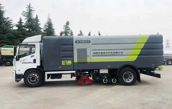 凌宇純電動(dòng)洗掃車(chē)的特點(diǎn)詳解！出色在哪？