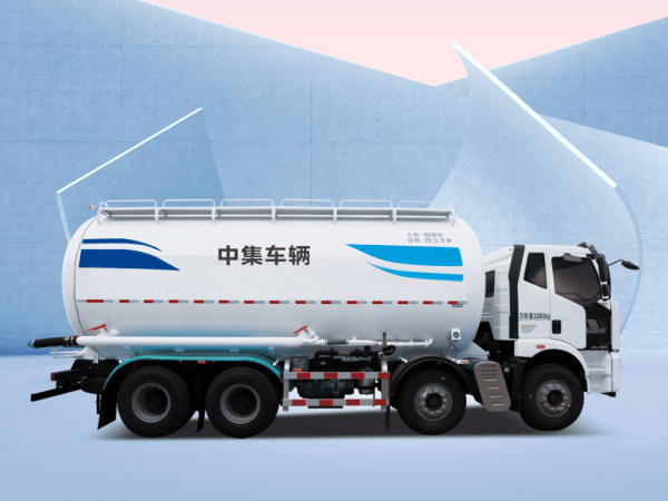 中集車(chē)輛粉罐家族實(shí)力登場(chǎng)，揭秘粉粒物料運(yùn)輸車(chē)的"高效可靠"之道！