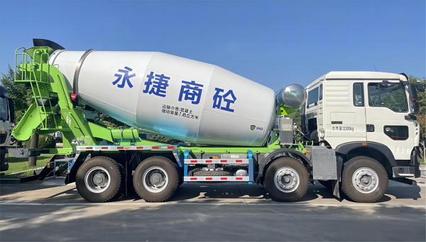 【發(fā)車新聞】重汽&凌宇攪拌車交付客戶！
