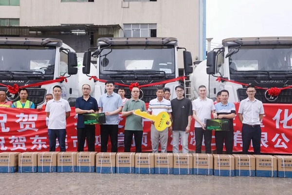【發(fā)車新聞】陜汽&凌宇攪拌車交付客戶！