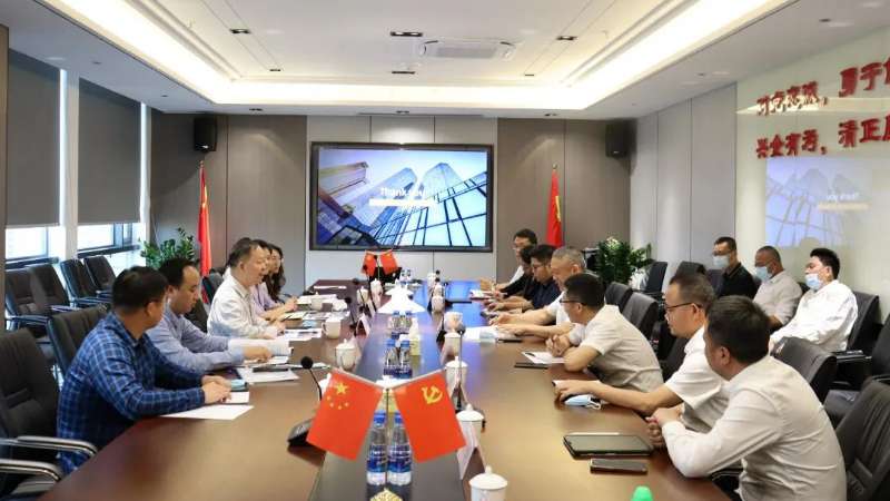 集團(tuán)黨委副書記、董事鄧偉群帶隊(duì)到珠海建工集團(tuán)督導(dǎo)檢查疫情防控和安全生產(chǎn)工作